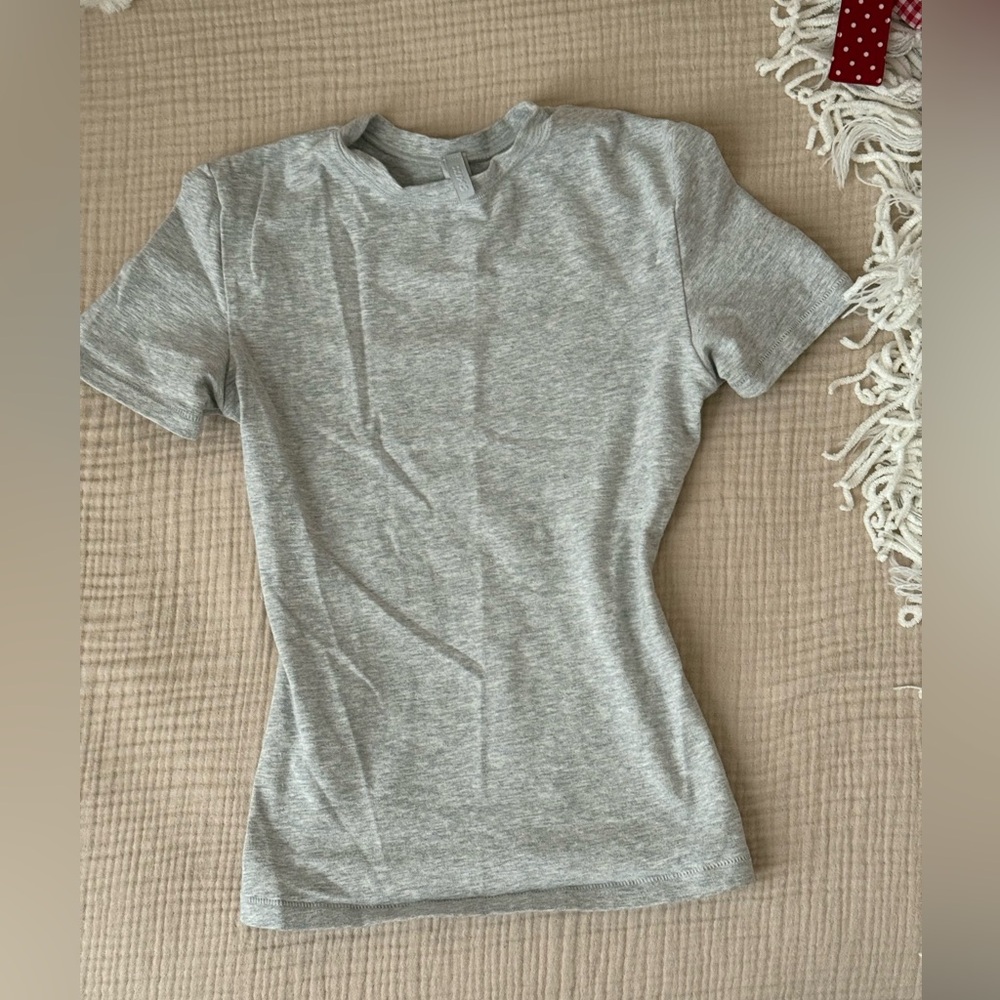 SKIMS Cotton Jersey Gray Short Sleeve Tee | xxs